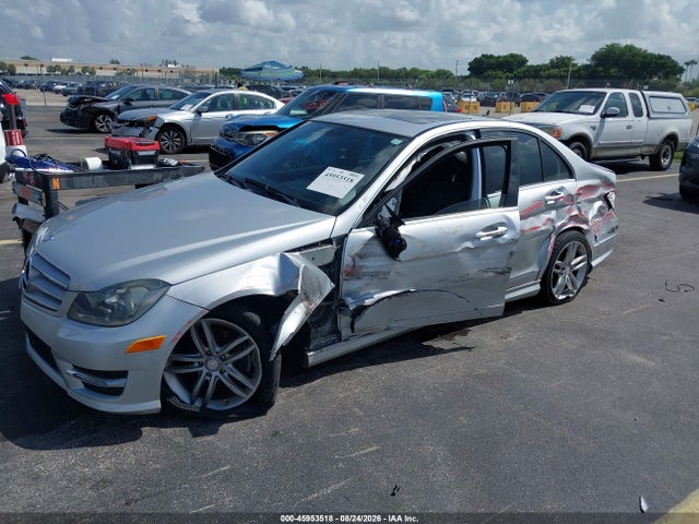 45953518 :رقم المزاد ، WDDGF4HBXDA767337 vin ، 2013 Mercedes-benz C 250 Sport مزاد بيع