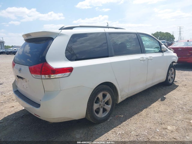 Продаж на аукціоні авто 2011 Toyota Sienna Le V6, vin: 5TDKK3DC2BS073184, номер лоту: 45953527