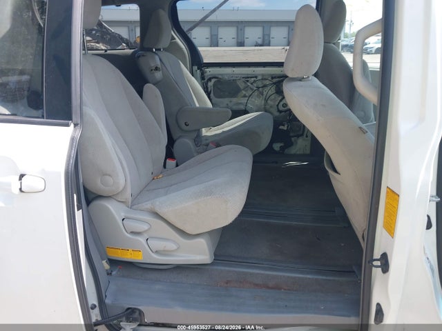 Продаж на аукціоні авто 2011 Toyota Sienna Le V6, vin: 5TDKK3DC2BS073184, номер лоту: 45953527