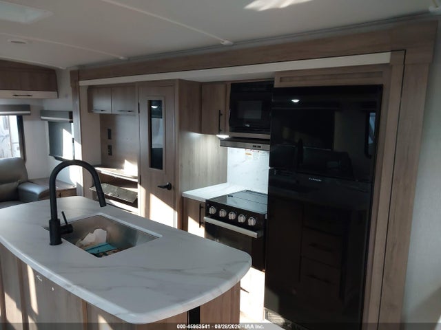 45953541 :رقم المزاد ، 573TE342XR6648864 vin ، 2024 Grand Design 2970 مزاد بيع