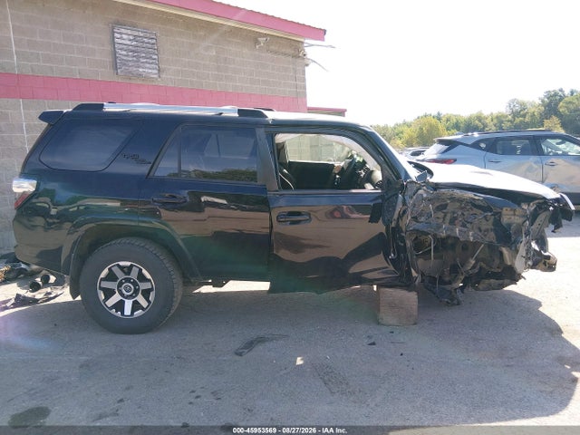 45953569 :رقم المزاد ، JTEBU5JR1H5406872 vin ، 2017 Toyota 4runner Trd Off Road مزاد بيع