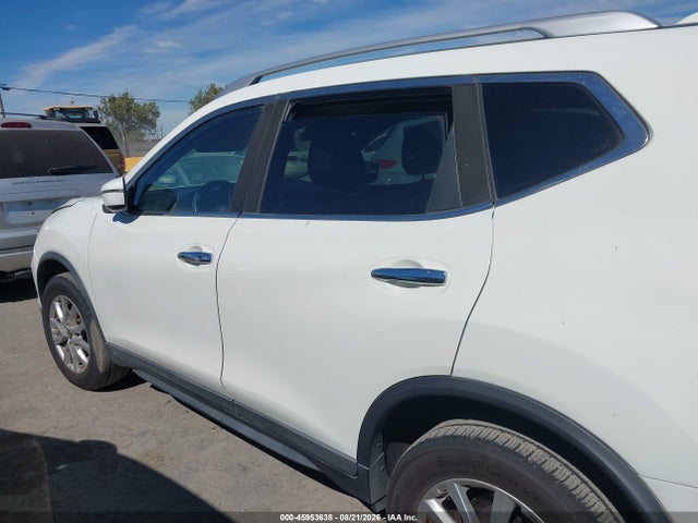 KNMAT2MV0JP560882 Nissan ROGUE SV