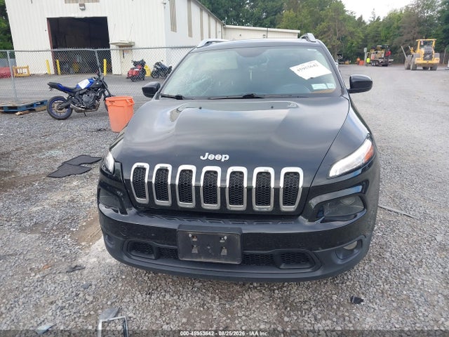 45953642 :رقم المزاد ، 1C4PJMCS5FW504016 vin ، 2015 Jeep Cherokee Latitude مزاد بيع