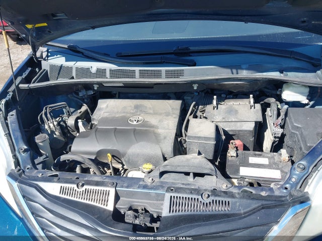 45953735 :رقم المزاد ، 5TDKK3DC8CS220870 vin ، 2012 Toyota Sienna Le V6 8 Passenger مزاد بيع