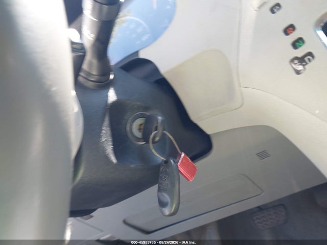 45953735 :رقم المزاد ، 5TDKK3DC8CS220870 vin ، 2012 Toyota Sienna Le V6 8 Passenger مزاد بيع