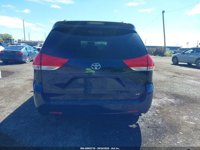 45953735 :رقم المزاد ، 5TDKK3DC8CS220870 vin ، 2012 Toyota Sienna Le V6 8 Passenger مزاد بيع