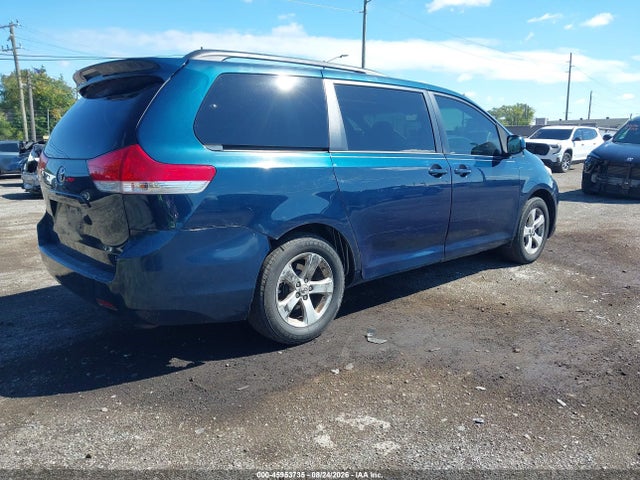 45953735 :رقم المزاد ، 5TDKK3DC8CS220870 vin ، 2012 Toyota Sienna Le V6 8 Passenger مزاد بيع
