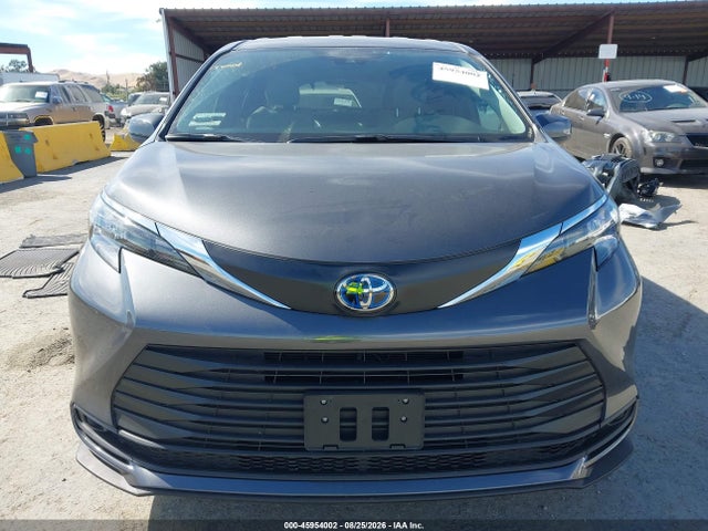Toyota SIENNA LE 2025 5TDKRKEC9SS289117 Image 12