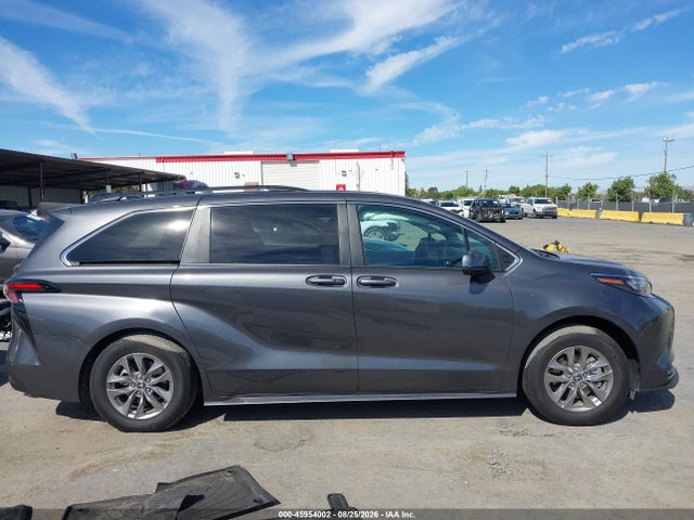 Toyota SIENNA LE 2025 5TDKRKEC9SS289117 Image 13