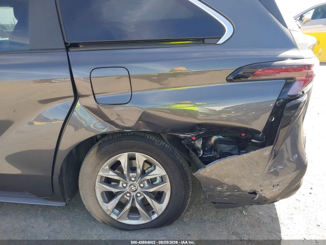 Toyota SIENNA LE 2025 5TDKRKEC9SS289117 Image 6