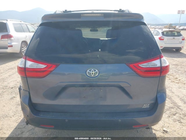 45954005 :رقم المزاد ، 5TDDK3DC0GS139585 vin ، 2016 Toyota Sienna Xle Premium 7 Passenger مزاد بيع