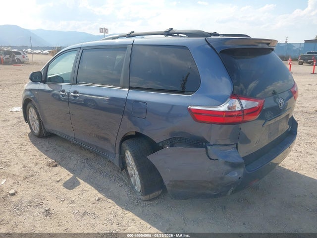 45954005 :رقم المزاد ، 5TDDK3DC0GS139585 vin ، 2016 Toyota Sienna Xle Premium 7 Passenger مزاد بيع