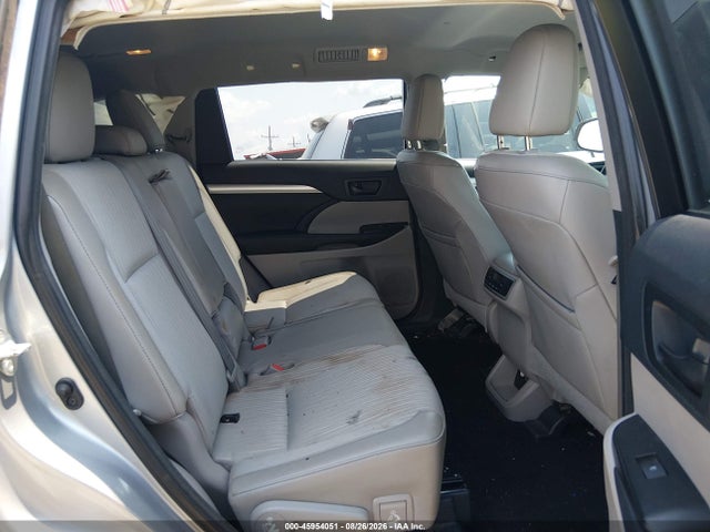 Продажа на аукционе авто 2015 Toyota Highlander Le Plus V6, vin: 5TDZKRFH7FS081376, номер лота: 45954051