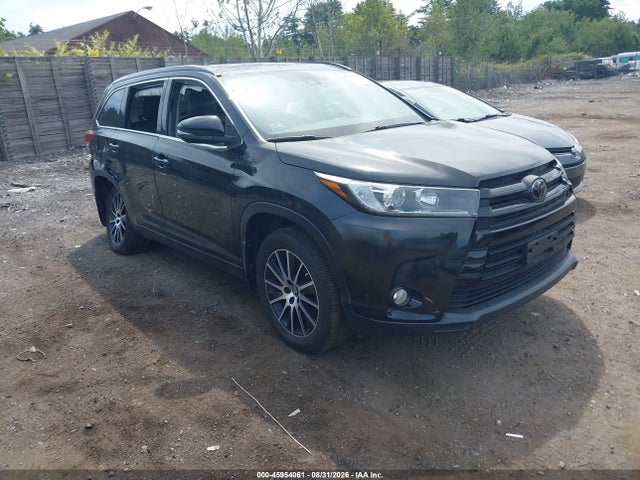 Продаж на аукціоні авто 2018 Toyota Highlander Se, vin: 5TDJZRFH4JS821211, номер лоту: 45954061