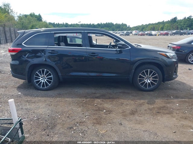 Продаж на аукціоні авто 2018 Toyota Highlander Se, vin: 5TDJZRFH4JS821211, номер лоту: 45954061