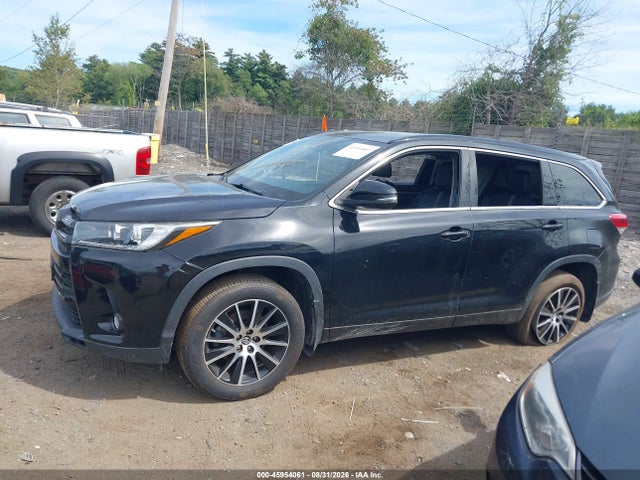 Продаж на аукціоні авто 2018 Toyota Highlander Se, vin: 5TDJZRFH4JS821211, номер лоту: 45954061