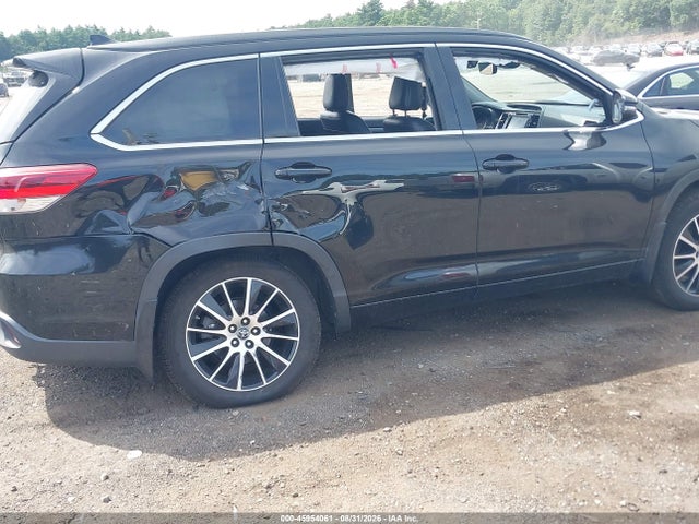 Продаж на аукціоні авто 2018 Toyota Highlander Se, vin: 5TDJZRFH4JS821211, номер лоту: 45954061