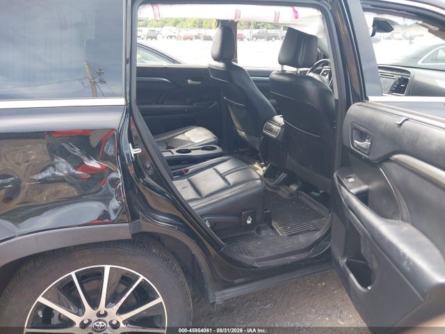 Продаж на аукціоні авто 2018 Toyota Highlander Se, vin: 5TDJZRFH4JS821211, номер лоту: 45954061