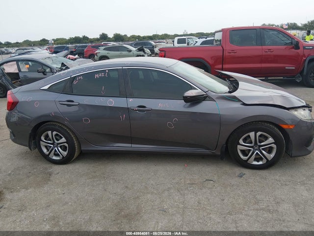 Продаж на аукціоні авто 2018 Honda Civic Lx, vin: 19XFC2F55JE028692, номер лоту: 45954081