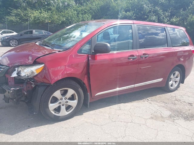Toyota Sienna L 7 Passenger 2015 5TDZK3DC8FS633634 Image 2