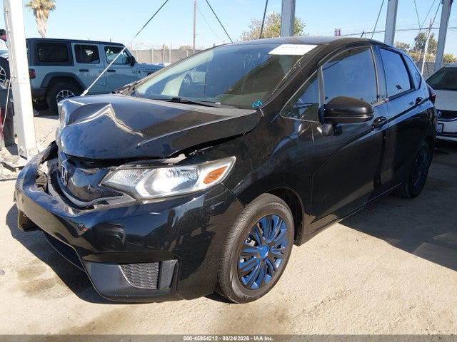 Honda FIT LX 2015 3HGGK5H57FM715385 Image 2