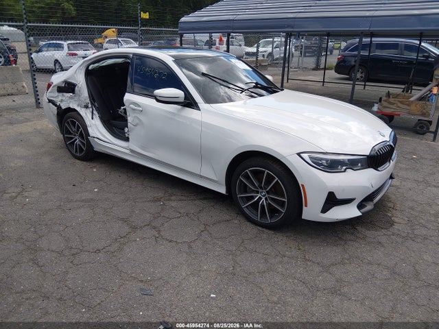 45954274 :رقم المزاد ، 3MW5R7J03M8B92607 vin ، 2021 Bmw 330i Xdrive مزاد بيع