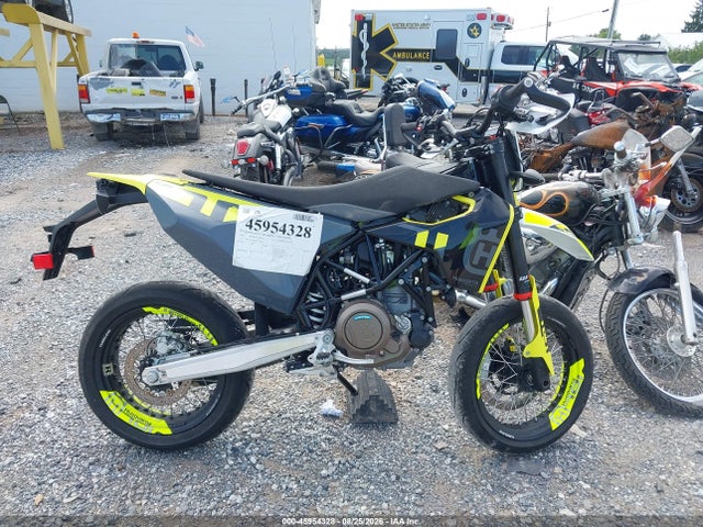 Husqvarna Supermoto 701 2024 VBKUSV402RM772863 Image 12