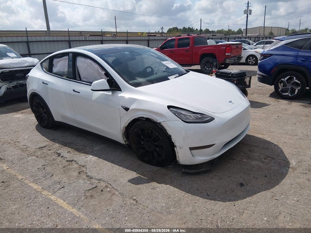 2022 7SAYGAEE5NF400429 main image