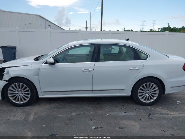 2017 Volkswagen Passat 1.8t Se მანქანა იყიდება აუქციონზე, vin: 1VWBT7A3XHC011838, აუქციონის ნომერი: 45954433