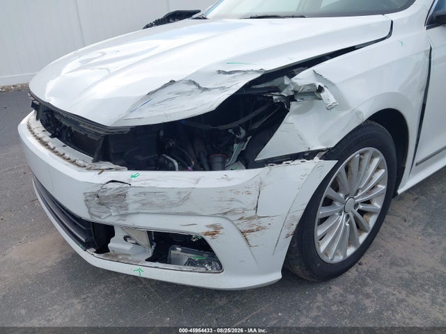 2017 Volkswagen Passat 1.8t Se მანქანა იყიდება აუქციონზე, vin: 1VWBT7A3XHC011838, აუქციონის ნომერი: 45954433