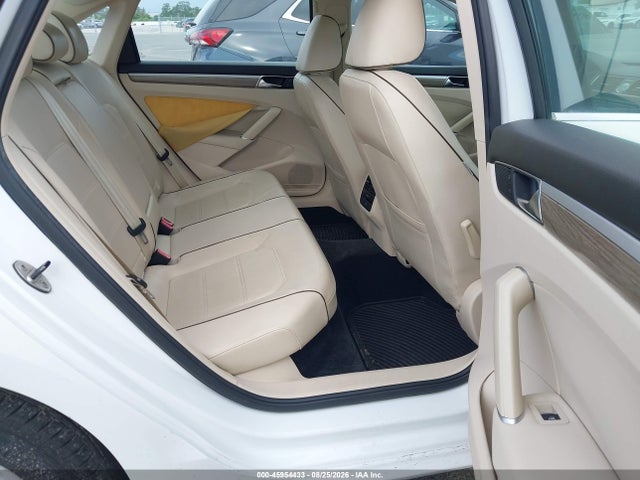 2017 Volkswagen Passat 1.8t Se მანქანა იყიდება აუქციონზე, vin: 1VWBT7A3XHC011838, აუქციონის ნომერი: 45954433