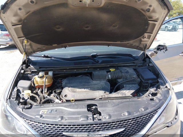 Продажа на аукционе авто 2017 Chrysler Pacifica Touring-l, vin: 2C4RC1BG2HR536528, номер лота: 45954599