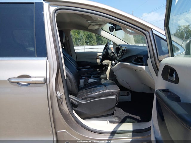 Продажа на аукционе авто 2017 Chrysler Pacifica Touring-l, vin: 2C4RC1BG2HR536528, номер лота: 45954599