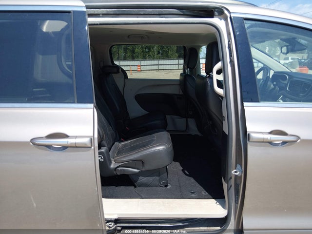 Продажа на аукционе авто 2017 Chrysler Pacifica Touring-l, vin: 2C4RC1BG2HR536528, номер лота: 45954599