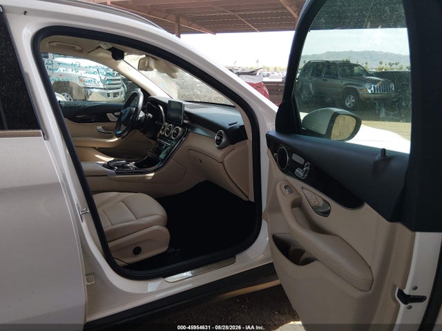 2016 Mercedes-benz Glc 300 მანქანა იყიდება აუქციონზე, vin: WDC0G4JB8GF020470, აუქციონის ნომერი: 45954631