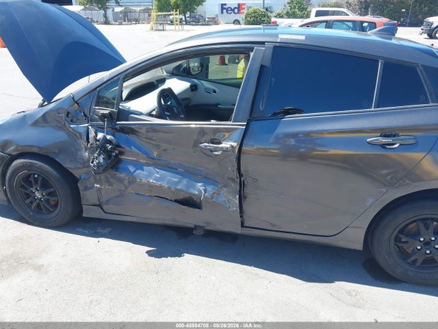Toyota Prius Three 2016 JTDKARFU3G3505317 Image 6