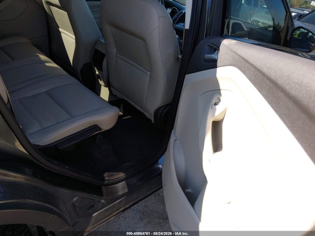 1FMCU9HD8JUC21560 Ford ESCAPE SEL