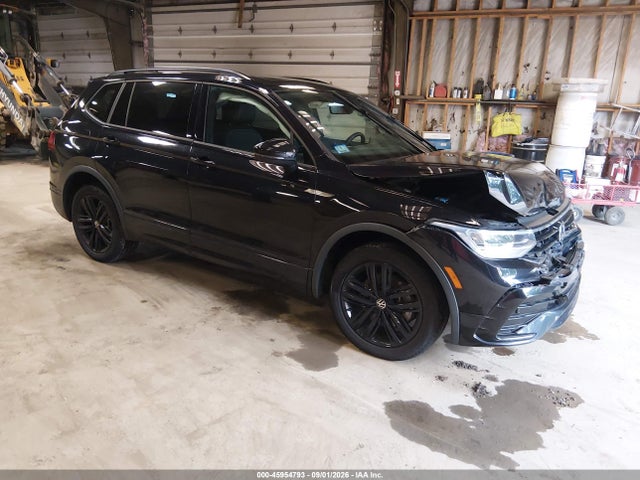 45954793 :رقم المزاد ، 3VV8B7AX1NM081064 vin ، 2022 Volkswagen Tiguan 2.0t Se R-line Black مزاد بيع