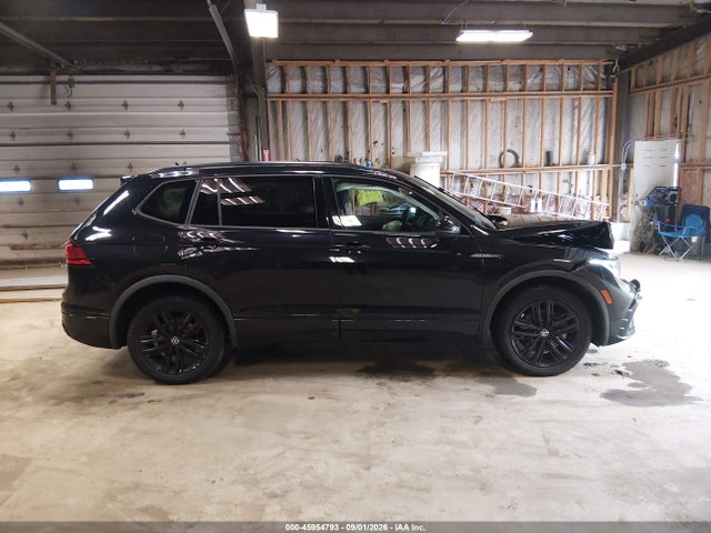 45954793 :رقم المزاد ، 3VV8B7AX1NM081064 vin ، 2022 Volkswagen Tiguan 2.0t Se R-line Black مزاد بيع