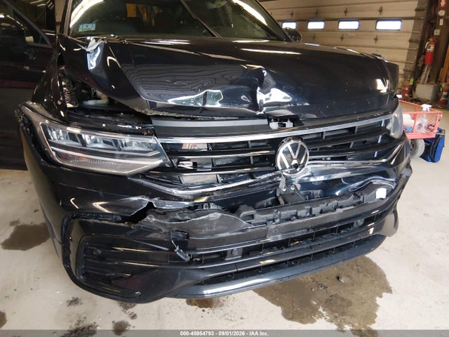 45954793 :رقم المزاد ، 3VV8B7AX1NM081064 vin ، 2022 Volkswagen Tiguan 2.0t Se R-line Black مزاد بيع