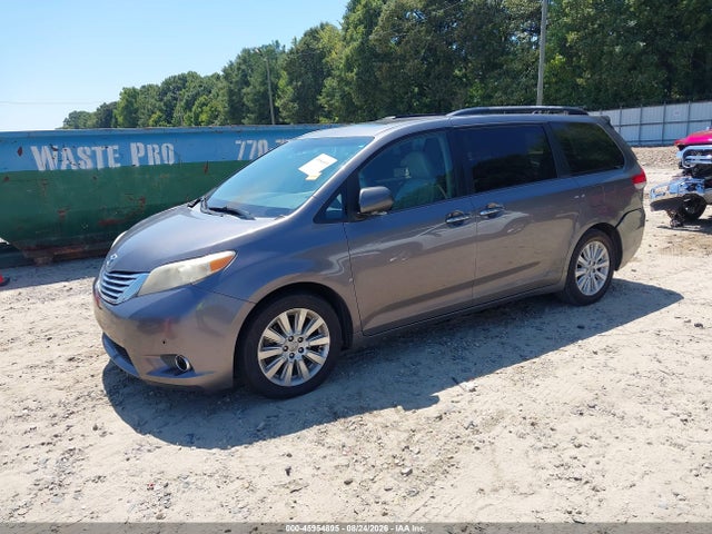 45954895 :رقم المزاد ، 5TDYK3DC2BS083918 vin ، 2011 Toyota Sienna Ltd مزاد بيع