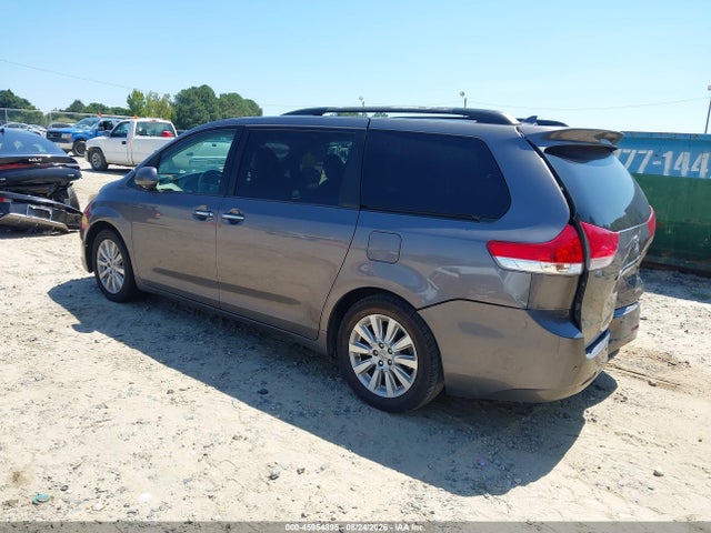 45954895 :رقم المزاد ، 5TDYK3DC2BS083918 vin ، 2011 Toyota Sienna Ltd مزاد بيع