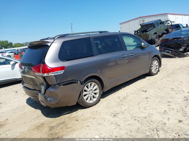 45954895 :رقم المزاد ، 5TDYK3DC2BS083918 vin ، 2011 Toyota Sienna Ltd مزاد بيع