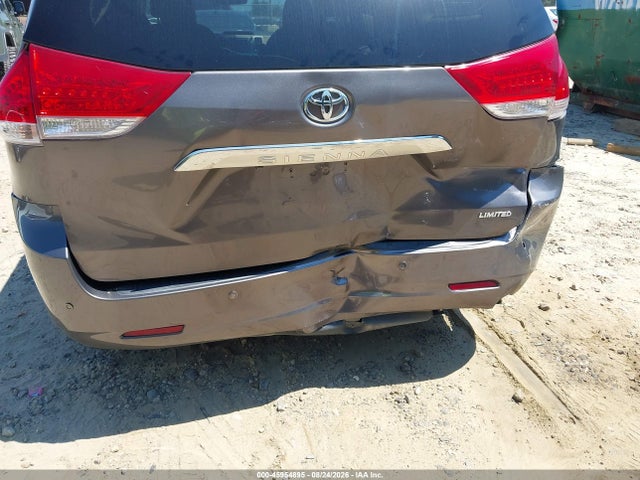 45954895 :رقم المزاد ، 5TDYK3DC2BS083918 vin ، 2011 Toyota Sienna Ltd مزاد بيع
