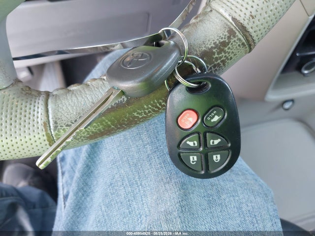 Продажа на аукционе авто 2013 Toyota Sienna Se 8 Passenger, vin: 5TDXK3DC3DS316011, номер лота: 45954928