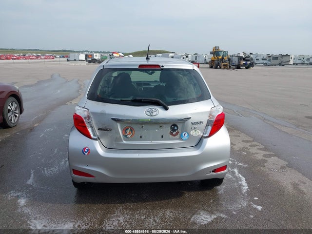 45954958 :رقم المزاد ، JTDKTUD38CD503476 vin ، 2012 Toyota Yaris Le مزاد بيع
