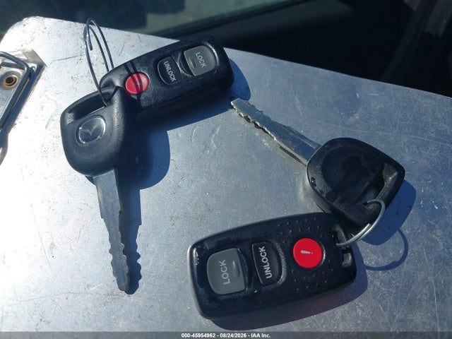 2004 Mazda Mazda3 S მანქანა იყიდება აუქციონზე, vin: JM1BK343X41157799, აუქციონის ნომერი: 45954962