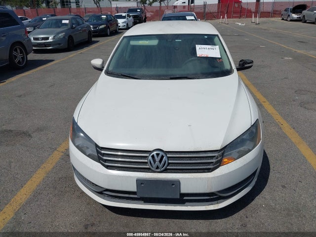 1VWAT7A30EC108781 Volkswagen Passat 1.8t S