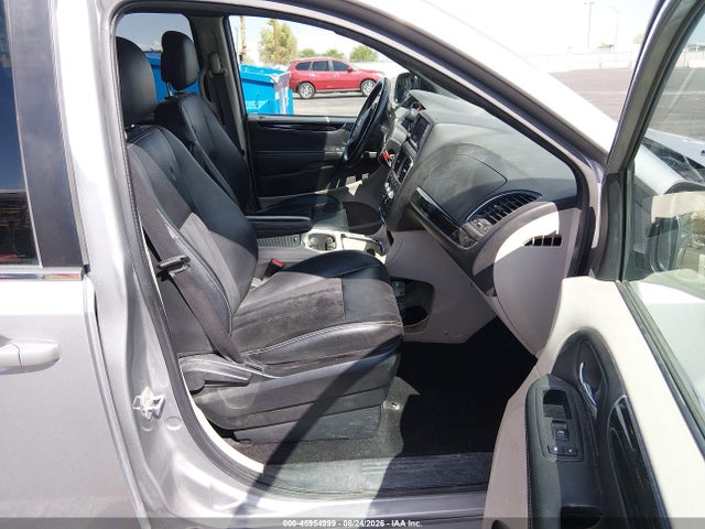 2C4RDGCG3JR136174 Dodge Grand Caravan Sxt