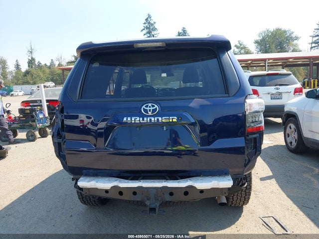 Toyota 4RUNNER SR5 2018 JTEBU5JR8J5551753 Image 17